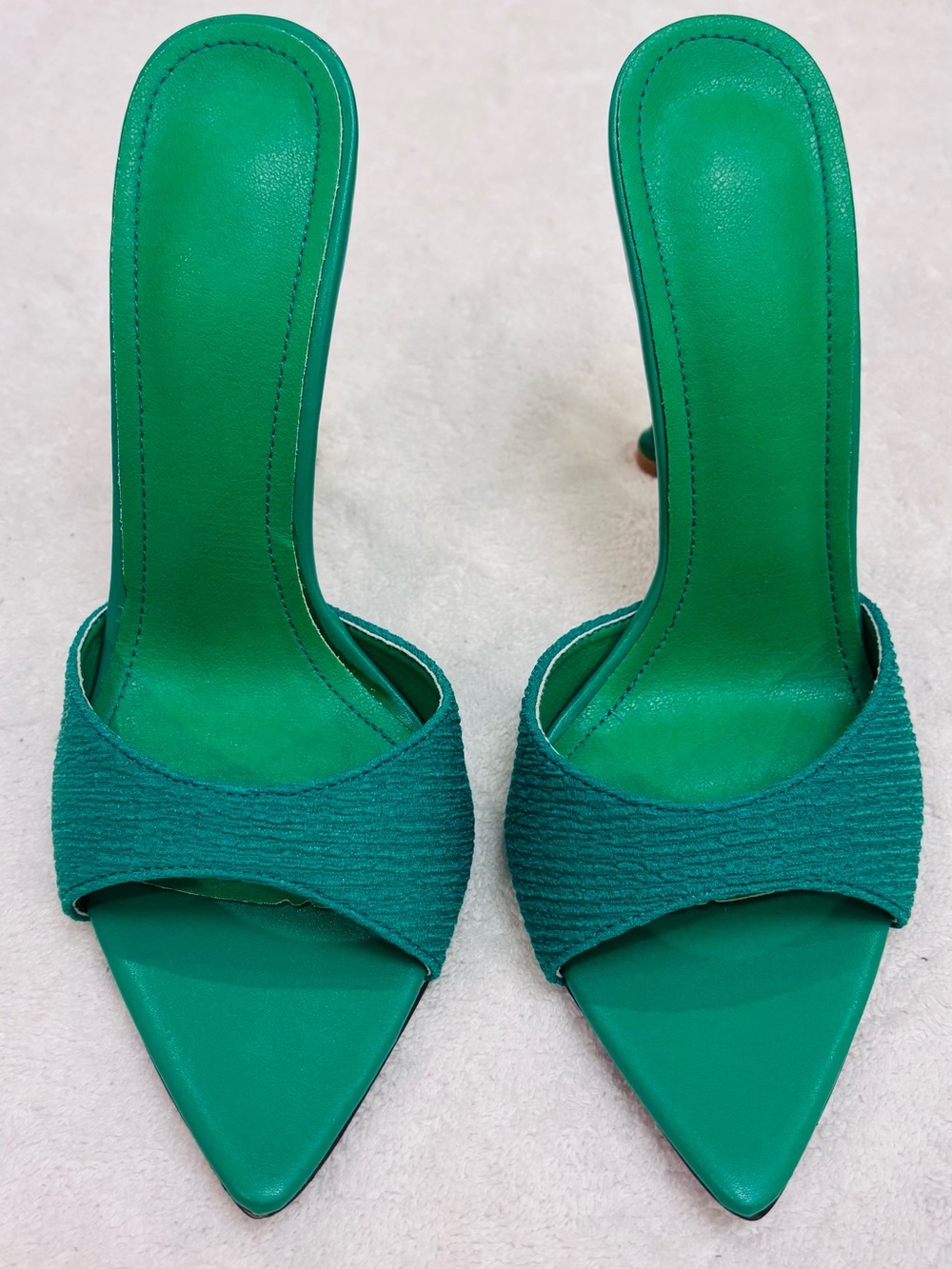 Brand New Heels Anything But Monday /London- Size 6.5 - Heel 4.5 Inches- Box 4